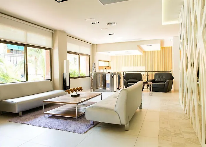 Melina Hotel 3*